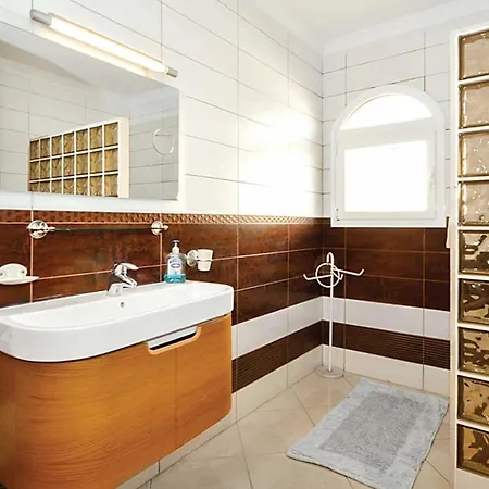 Sleeps 10 Pool Air Con Wifi Villa *